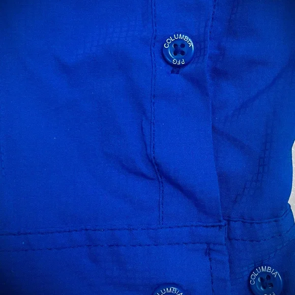 Columbia Blue Casual Button Down Shirt. Size L. Like New! - Picture 3 of 3